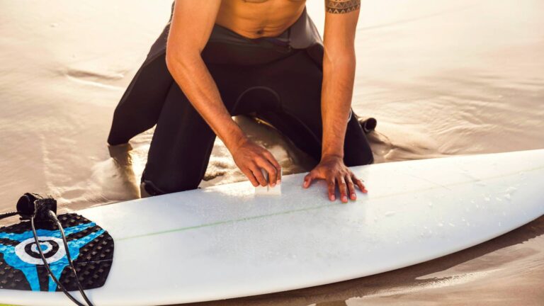 10 Tips On How To Remove Wax From Surfing Boards