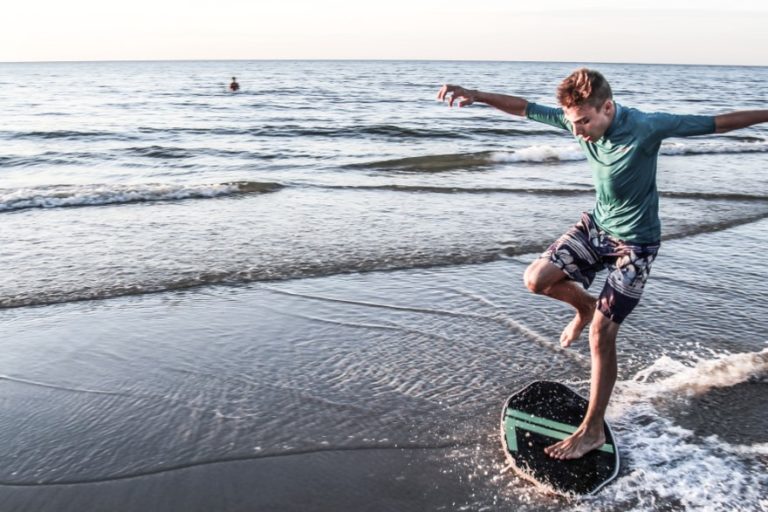 A Beginner’s Guide on How to Skimboarding